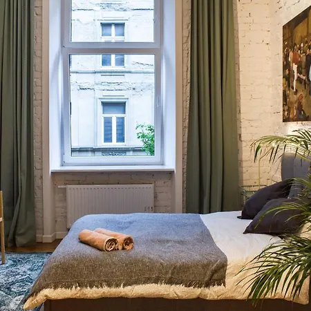 Apartamento Sympatyczne Z Palma Areka / A With Areka Palm Tree