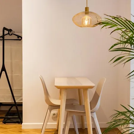 Sympatyczne Z Palma Areka / A With Areka Palm Tree *