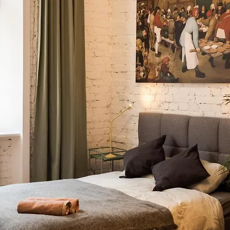 Sympatyczne Z Palma Areka / A With Areka Palm Tree Łódź