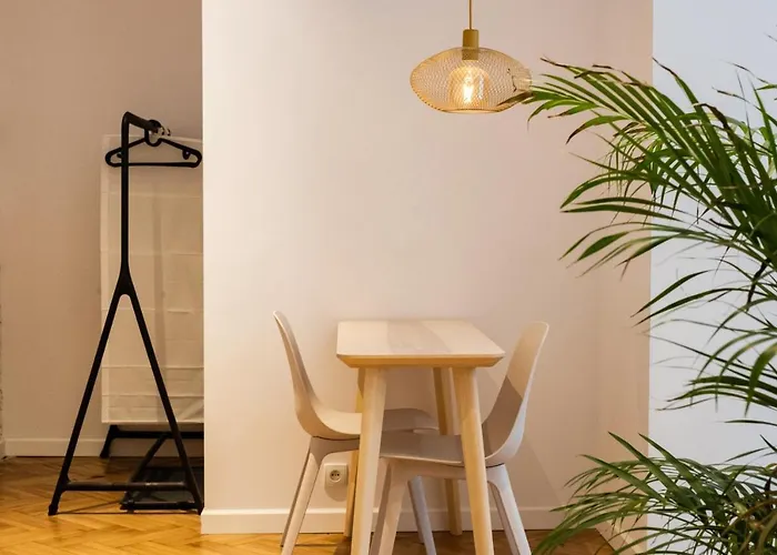 Sympatyczne Z Palma Areka / A With Areka Palm Tree *