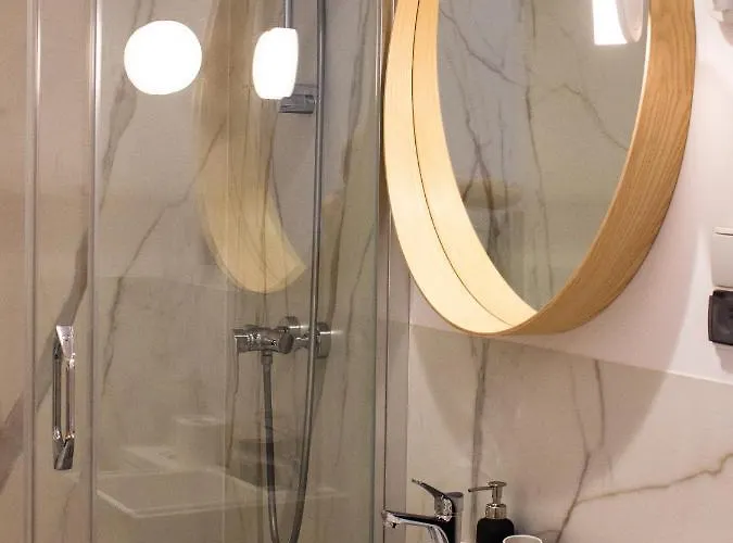 Sympatyczne Z Palma Areka / A With Areka Palm Tree *