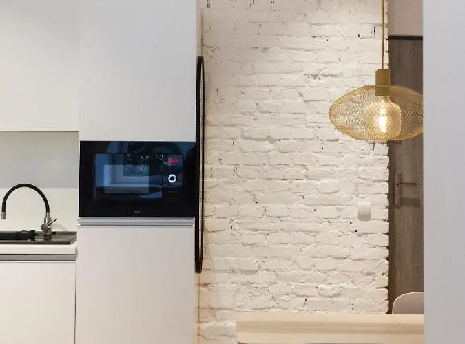 Apartamento Sympatyczne Z Palma Areka / A With Areka Palm Tree